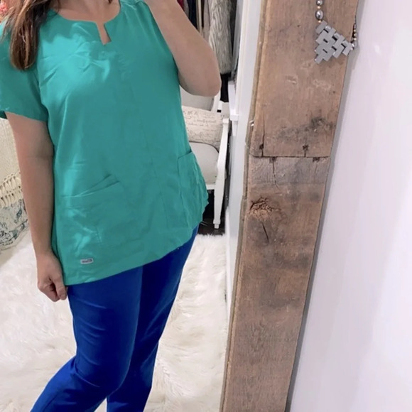 Greys Anatomy turquoise scrub top size XLarge - Picture 1 of 5